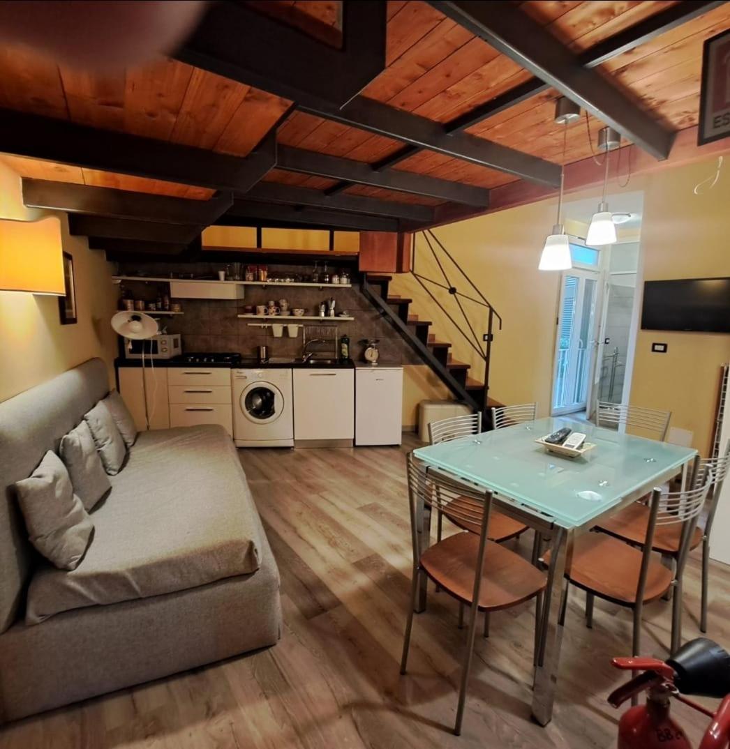 Guide Tour Apartments Nápoly Kültér fotó