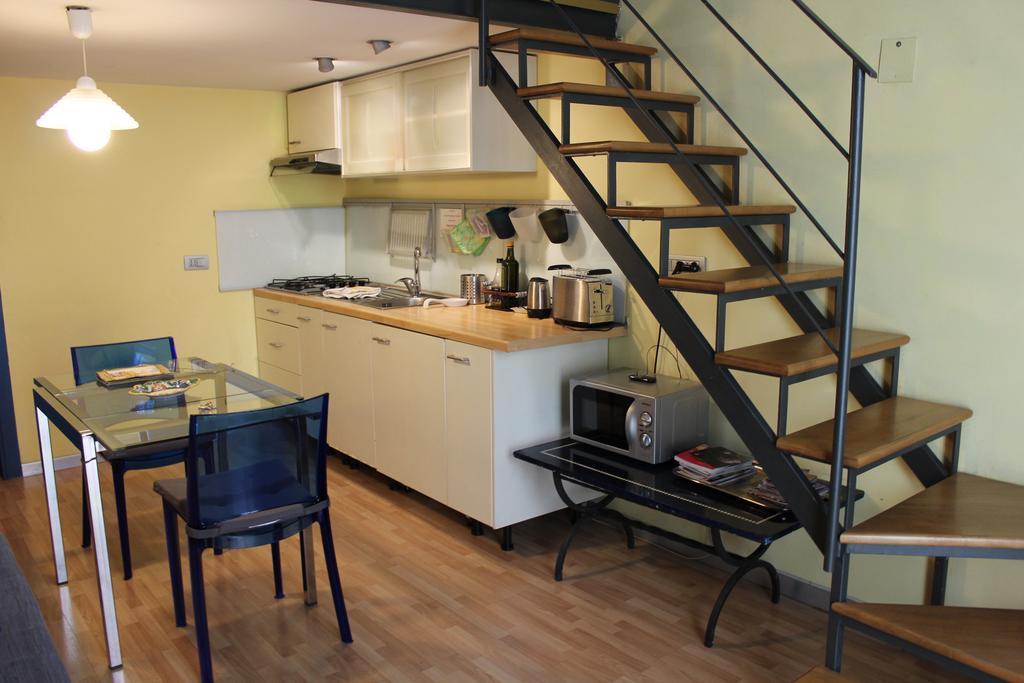 Guide Tour Apartments Nápoly Kültér fotó