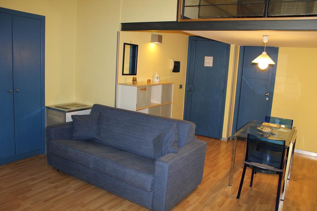 Guide Tour Apartments Nápoly Kültér fotó